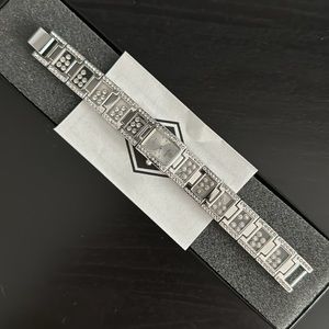 NWT Victoria Wieck Silver Watch with Floating Stones